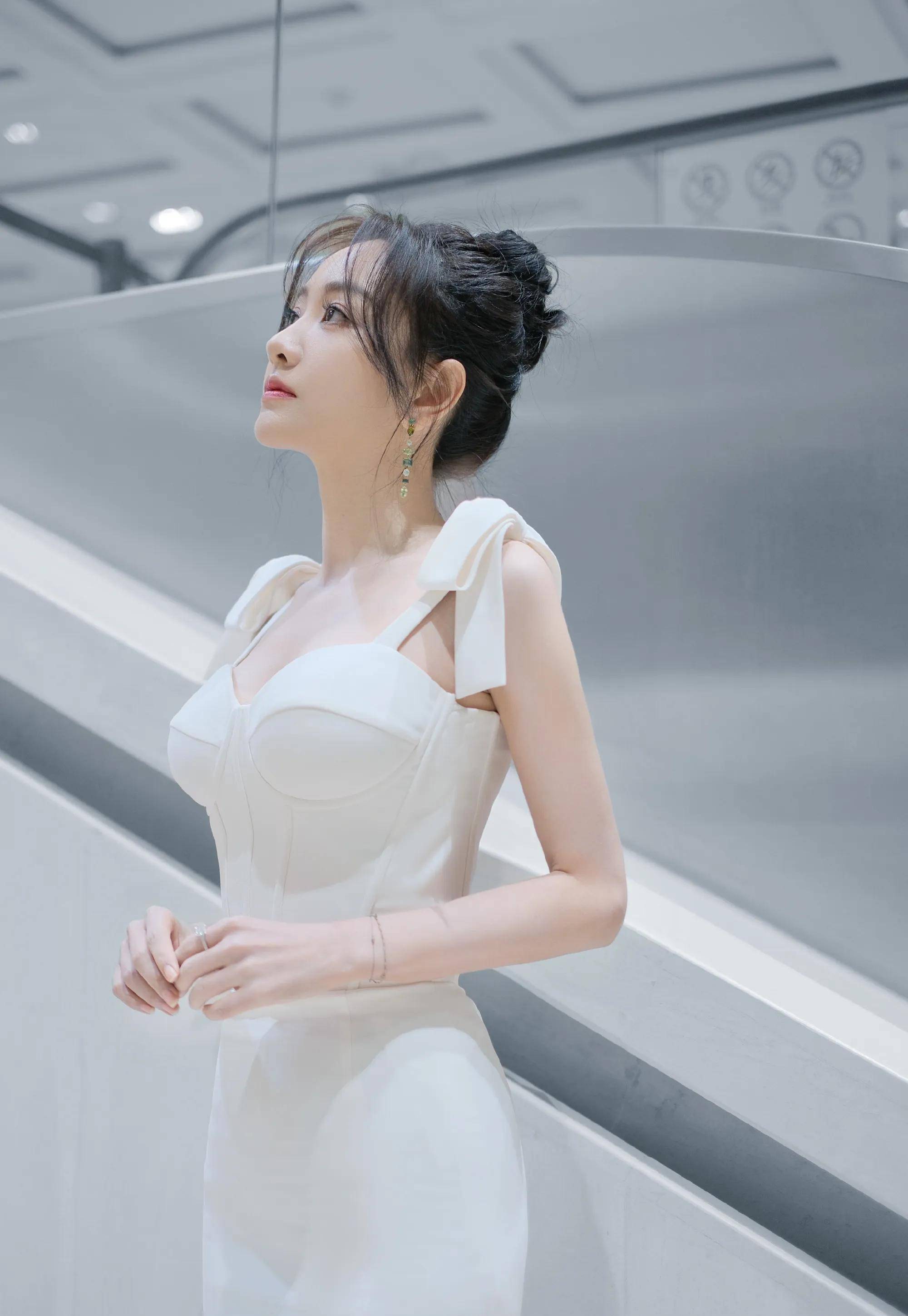 杨蓉身材竟然这么好!真是天生的衣架子,美人胚子,男人想娶回家