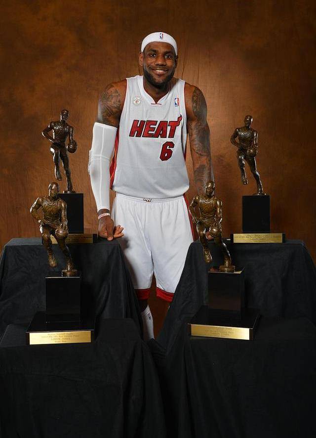 原创nba官方宣布詹姆斯是联盟历史上第一位连续20个赛季场均得分超过