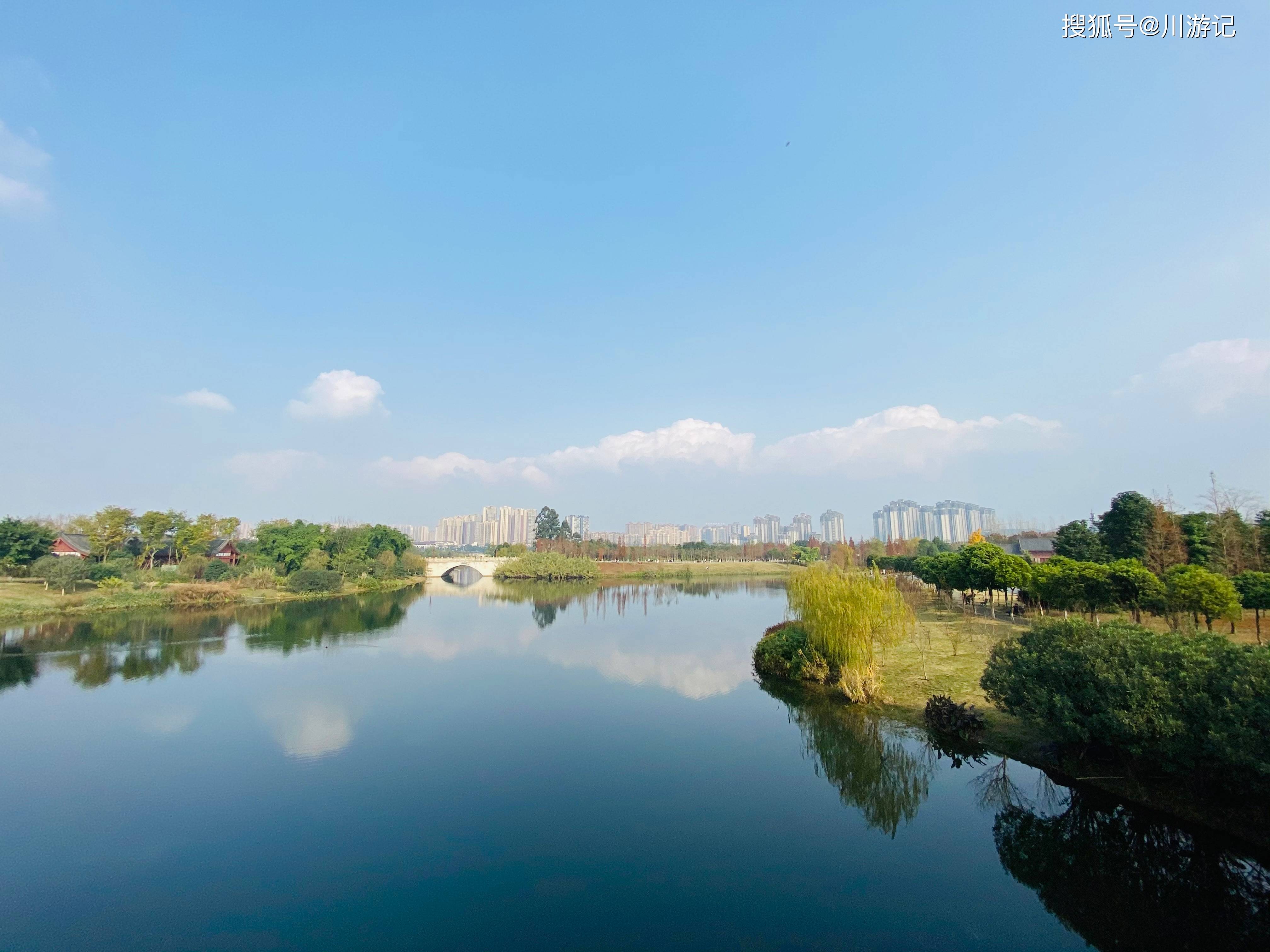 四川2座宜居的城市环境好交通便捷退休后选一个定居吧