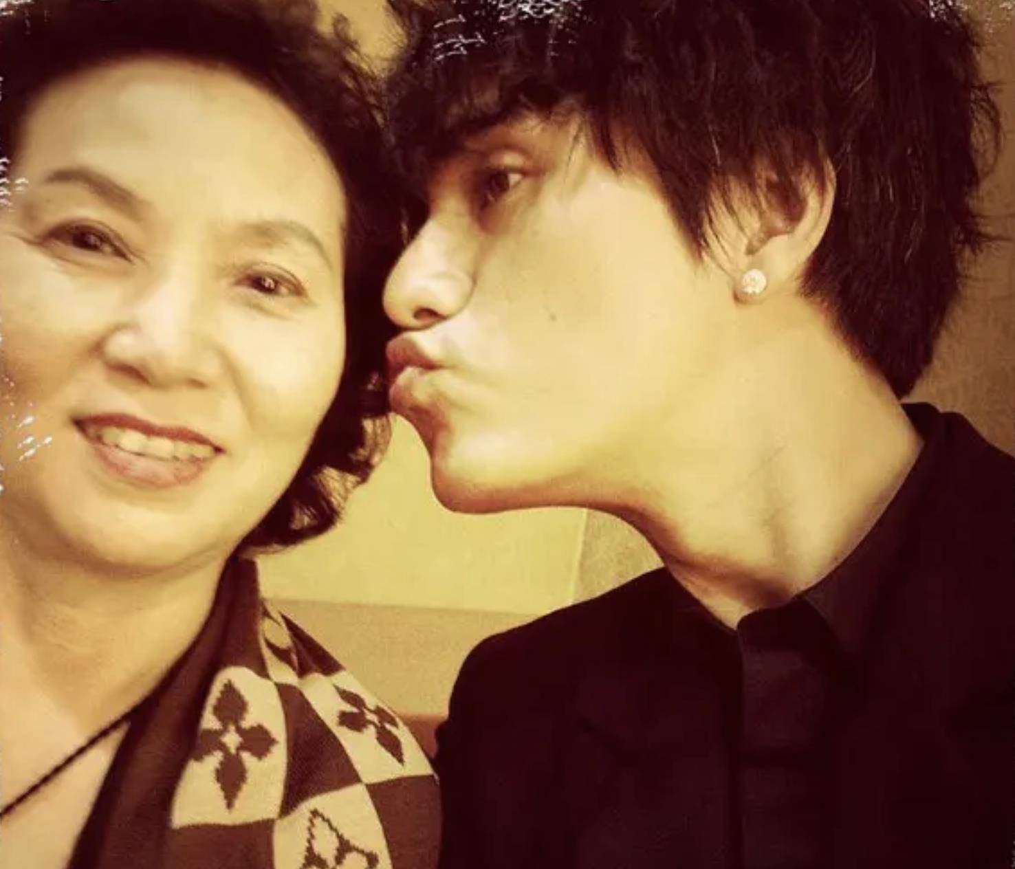 原创陈坤儿子陈尊佑的身世之谜从领养到保姆传闻至今无人知晓