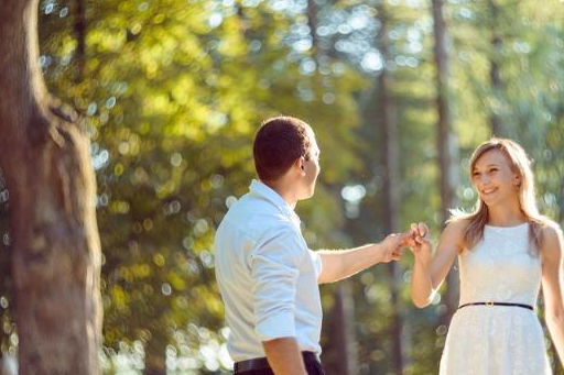 4月,这些单身星座有月老牵红线,能够桃花运旺,爱情甜蜜