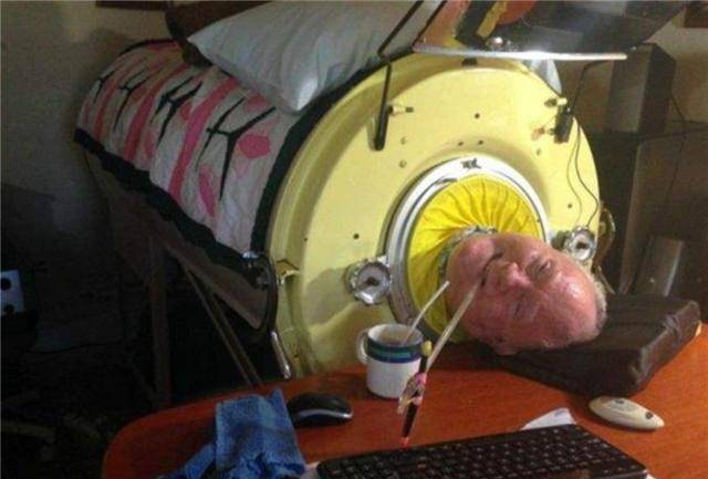 原创美国铁桶人躺了67年全身瘫痪考上律师如今74岁最怕停电