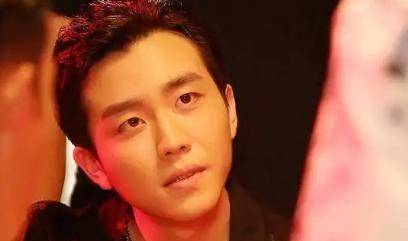 原创贺鹏曾与杨紫恋爱但从不借此炒作凭我是赵甲第小有名气