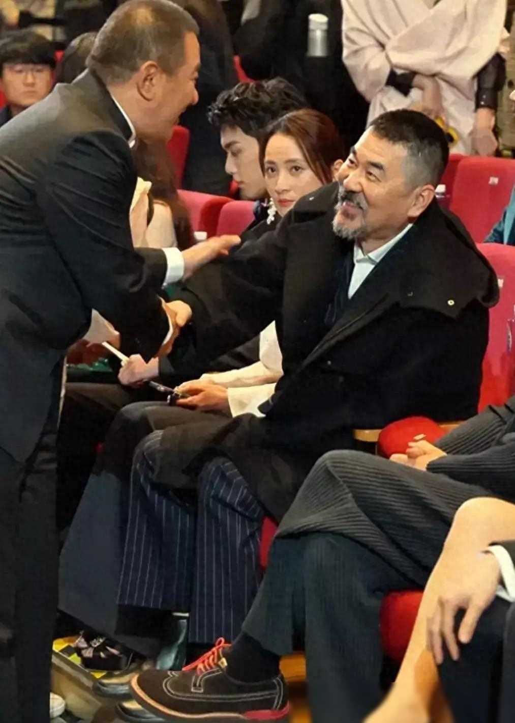 不愿起身演皇帝,丁勇岱谁也不怕_代勇_明星_态度