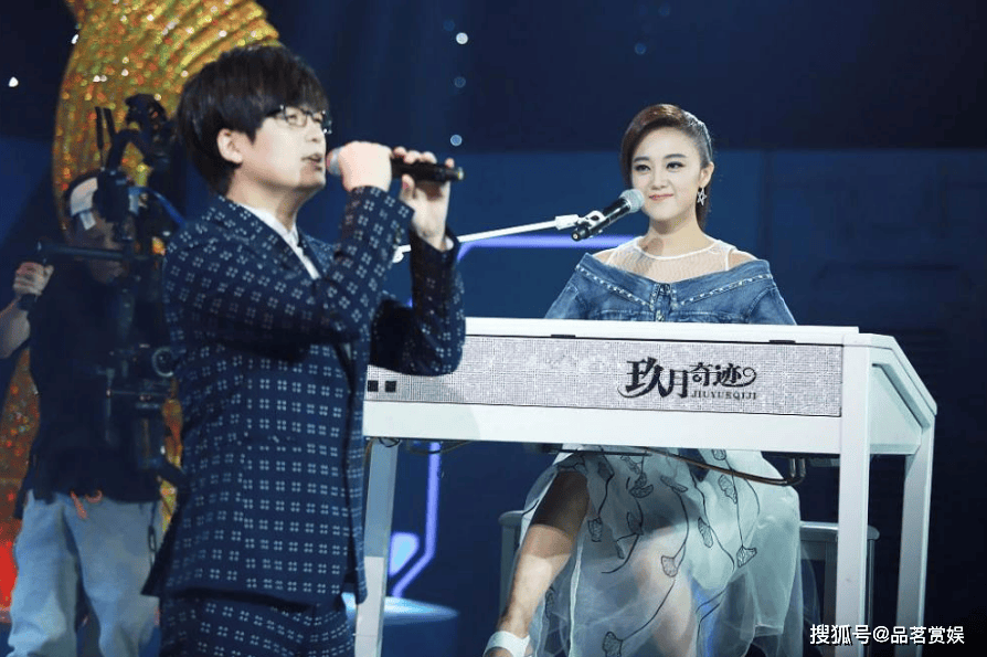 经过一路角逐,2009年1月,玖月奇迹在《星光大道》2008年总决赛中获得