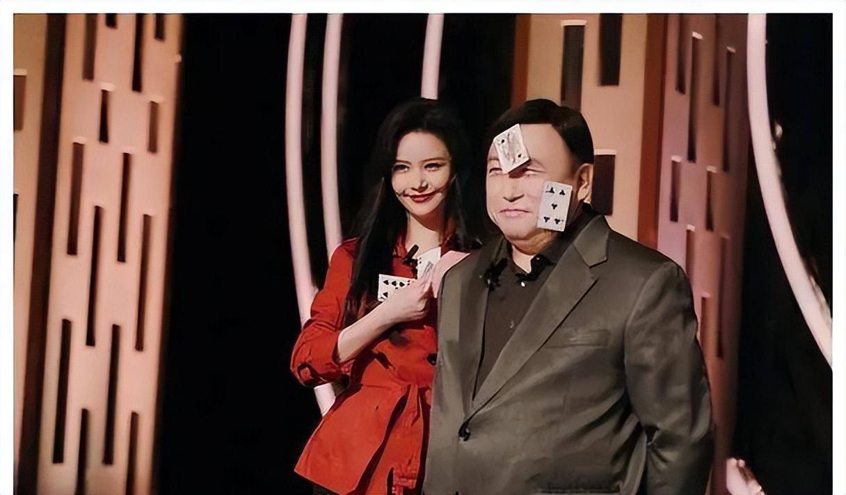 被发掘时才大二,拍戏捞金26亿,如今成为最美晶女郎_王晶_童菲_电影