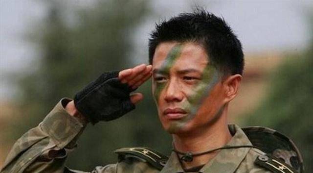 士兵突击许三多军事素质过硬有无可能提干初中毕业或成硬伤
