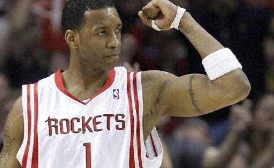 那一年的马刺,有邓肯这个内线巨人塔和吉诺比利,帕克等强大的球员