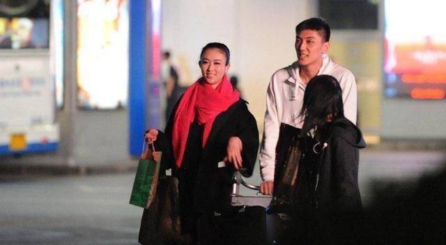 显然如今翟凌的生活过得十分惬意,据悉她在于张博分手后不久,就与一位