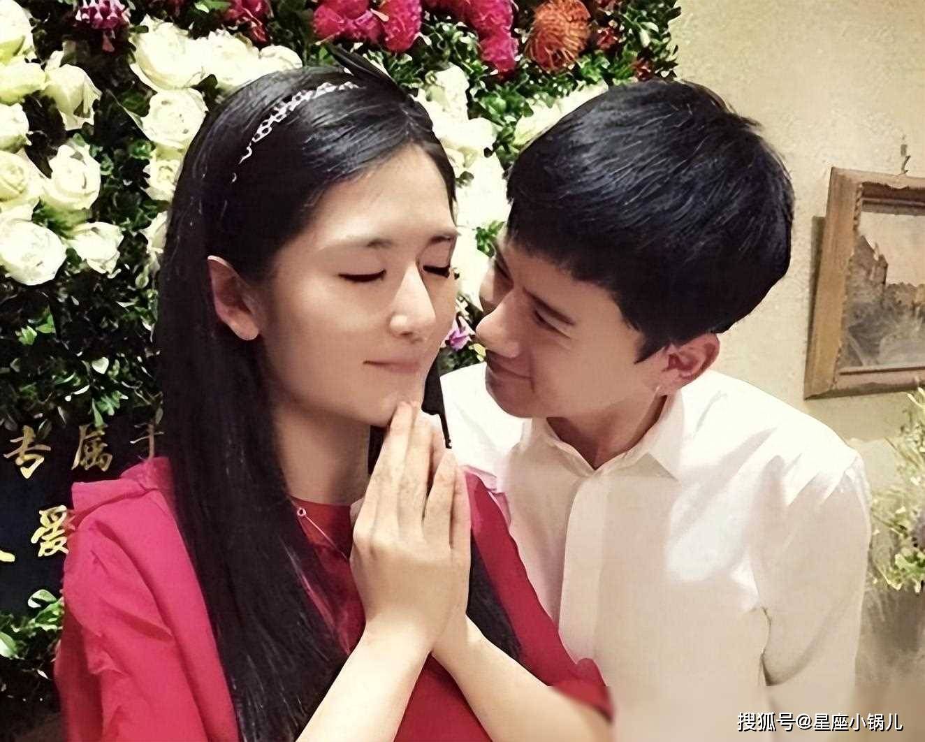 张杰谢娜带娃迪士尼游玩十指紧扣如热恋情侣保姆抢镜