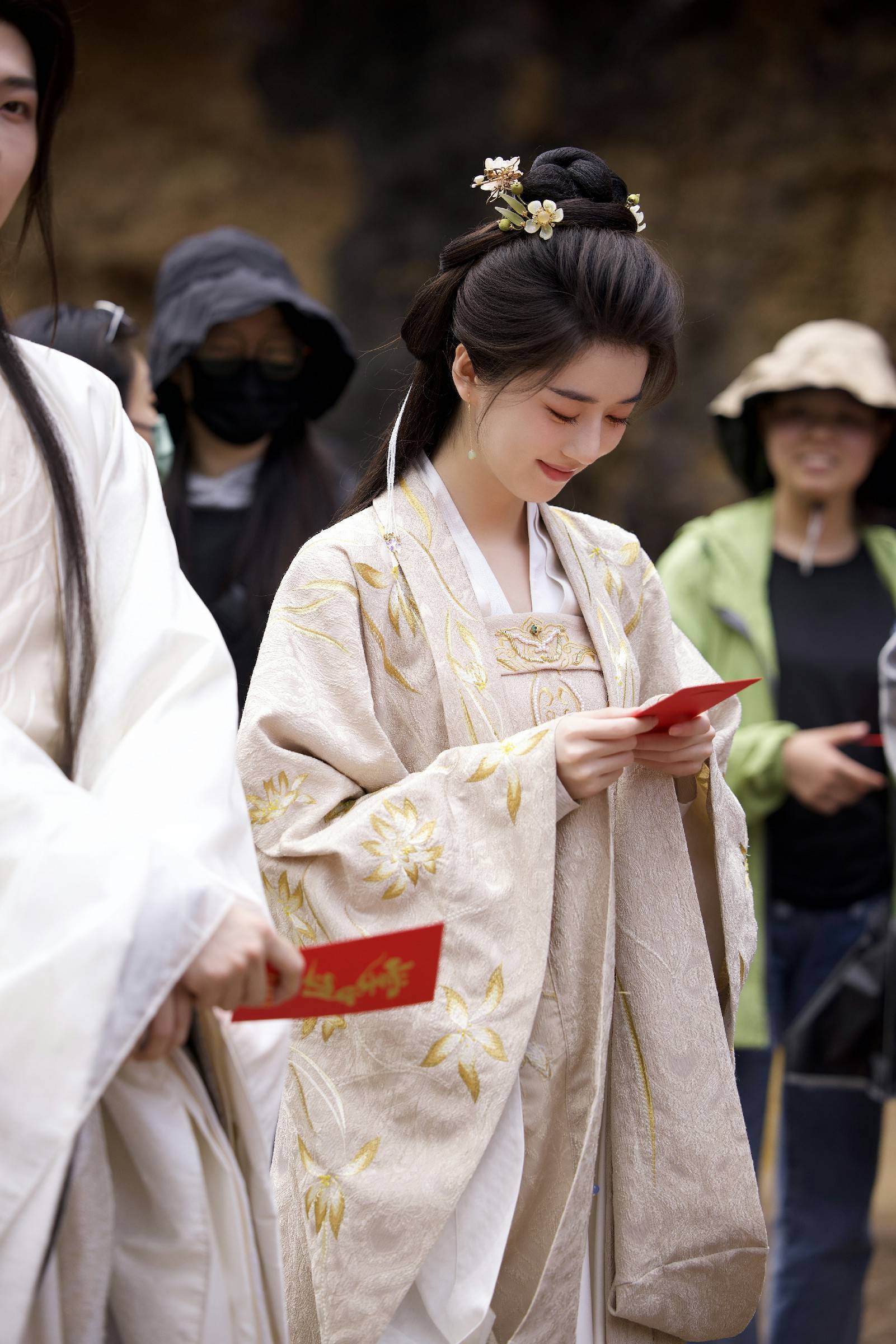 《掌中刃》横店开机 李凯馨饰演钓系女主上演禁忌之恋