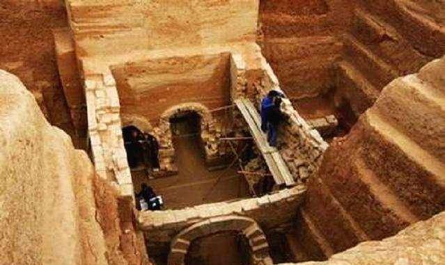 1800年前关羽墓被盗里面两具女尸一个是盗墓贼另一个很蹊跷