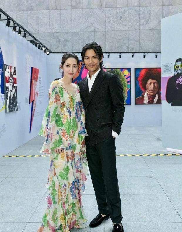 原创郭碧婷向佐这一对情侣从相识到开花结果全程爆光都是见证者向太