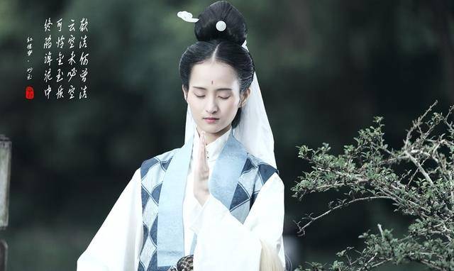 讲妙玉时已经说过,妙玉性格孤傲,眼光极高,而贾惜春