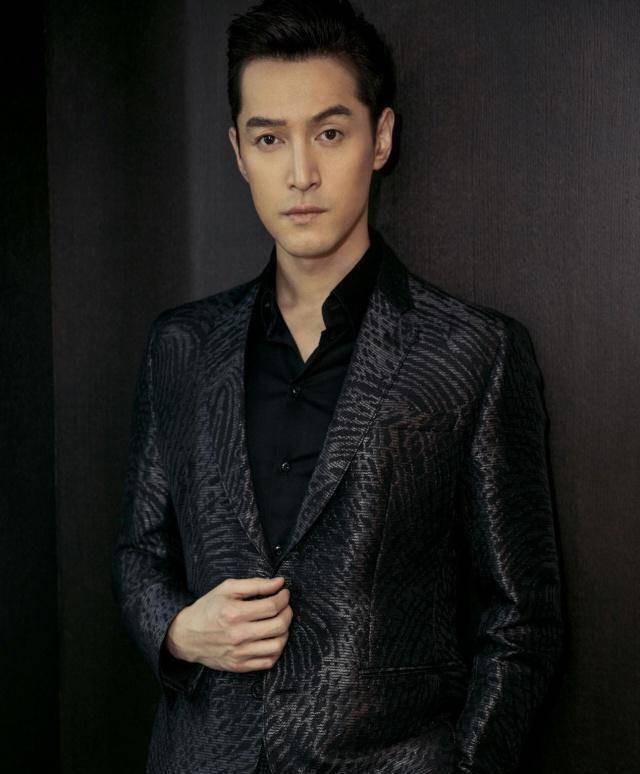 原创胡歌9字惦念妈妈惹泪目我们都不过是时间流浪者