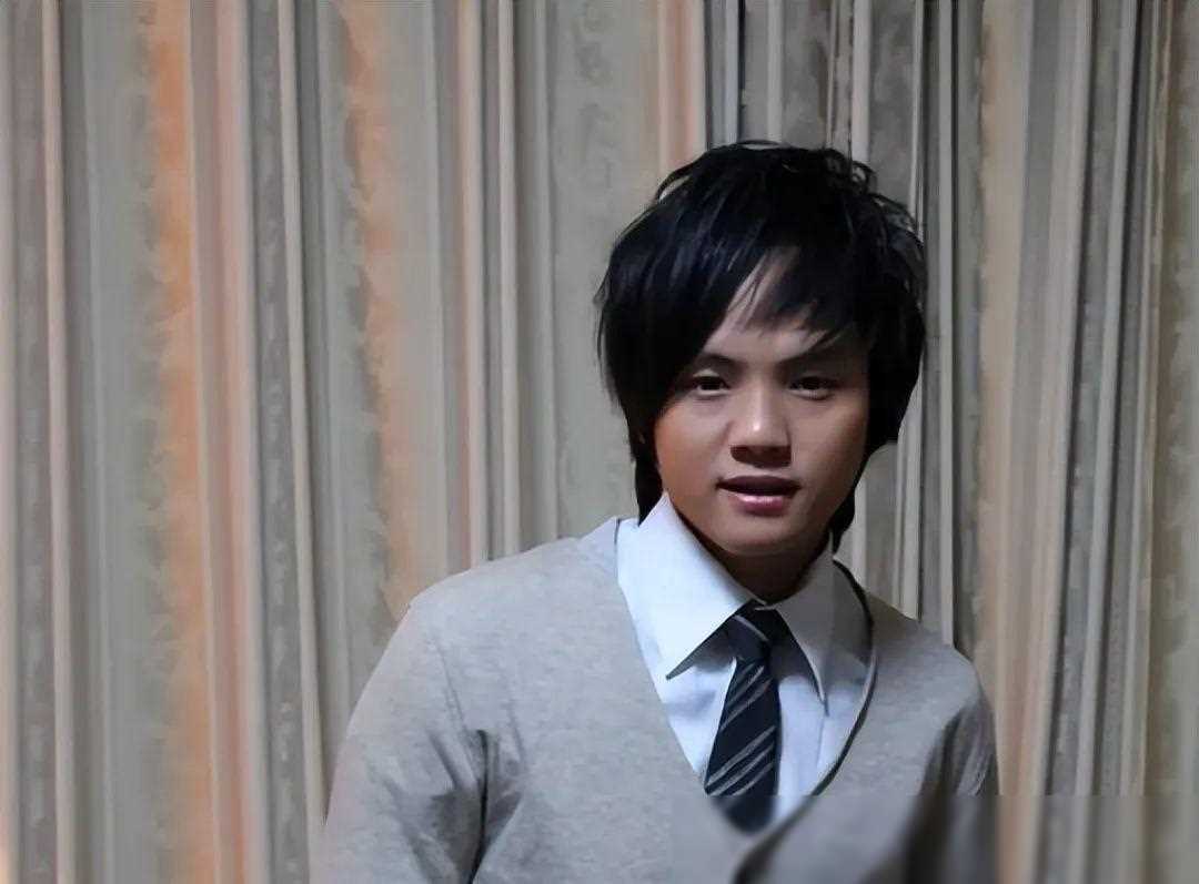 14岁开演唱会,24岁一首歌赚2亿,春晚邀约不断,却低调不张扬_音乐_郑源