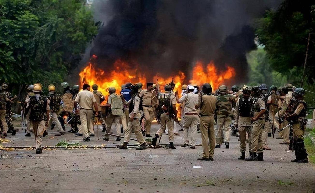 印度大选前夕,突发武装叛乱,死伤惨重!_事件_组织_政府