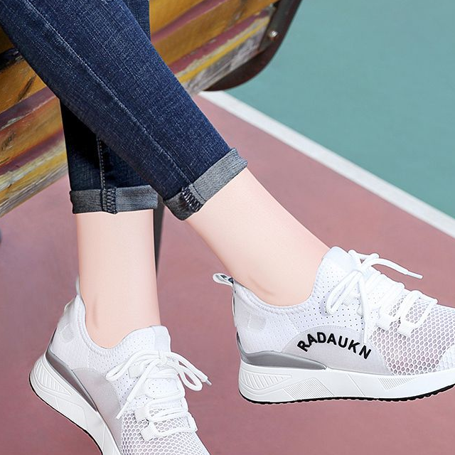原创这些时尚好看的女款小白鞋休闲百搭又洋气穿起来特舒适有型