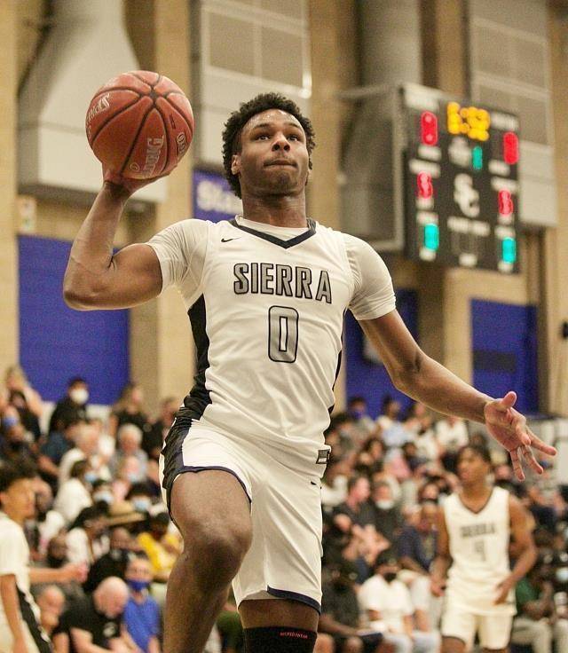 原创还能指望父子同场吗17岁布朗尼交往美艳女友老詹心愿或落空