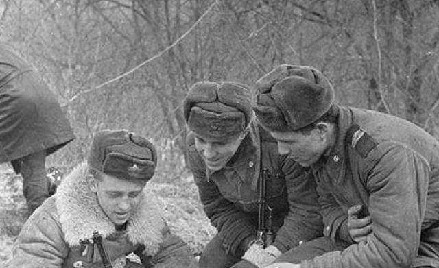 珍宝岛一战吃大亏苏联出动核武器却被美国三流小报打乱计划