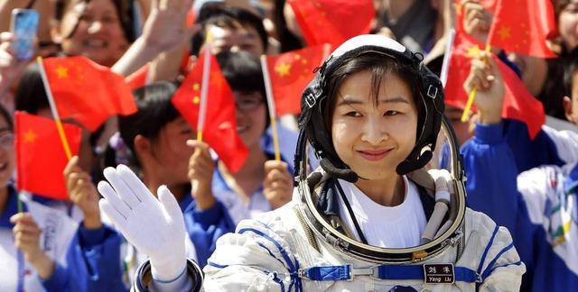 中国首位女航天员刘洋为何不再上太空了现在怎么样了