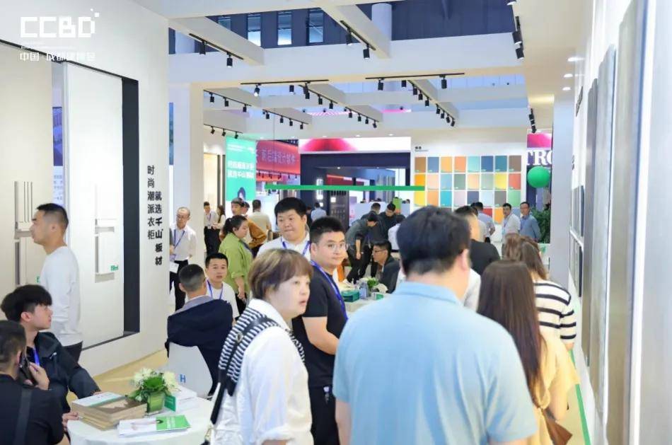 本届展会汇集凯达门业,和乐门业,欧派克,门图门窗,睿帝门窗,金迈达