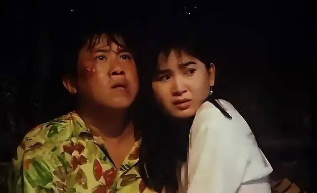 借着拍戏之名强行"揩油",娱乐圈"灯下黑"不止于此_杨幂_曾志伟_时候