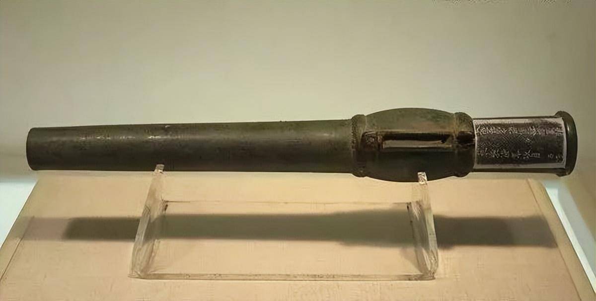 突火枪突火枪震天雷1386年,明朝人在突火枪的基础上发明了最早的火枪