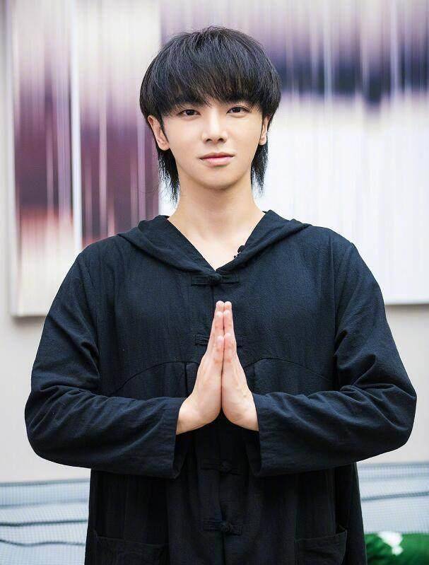 华晨宇的音乐听不懂的把他视作疯子,懂他的称为神!