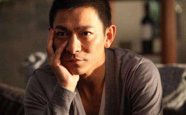 原创刘德华零片酬出演摄影师被打了一巴掌无间道暗藏4个影帝