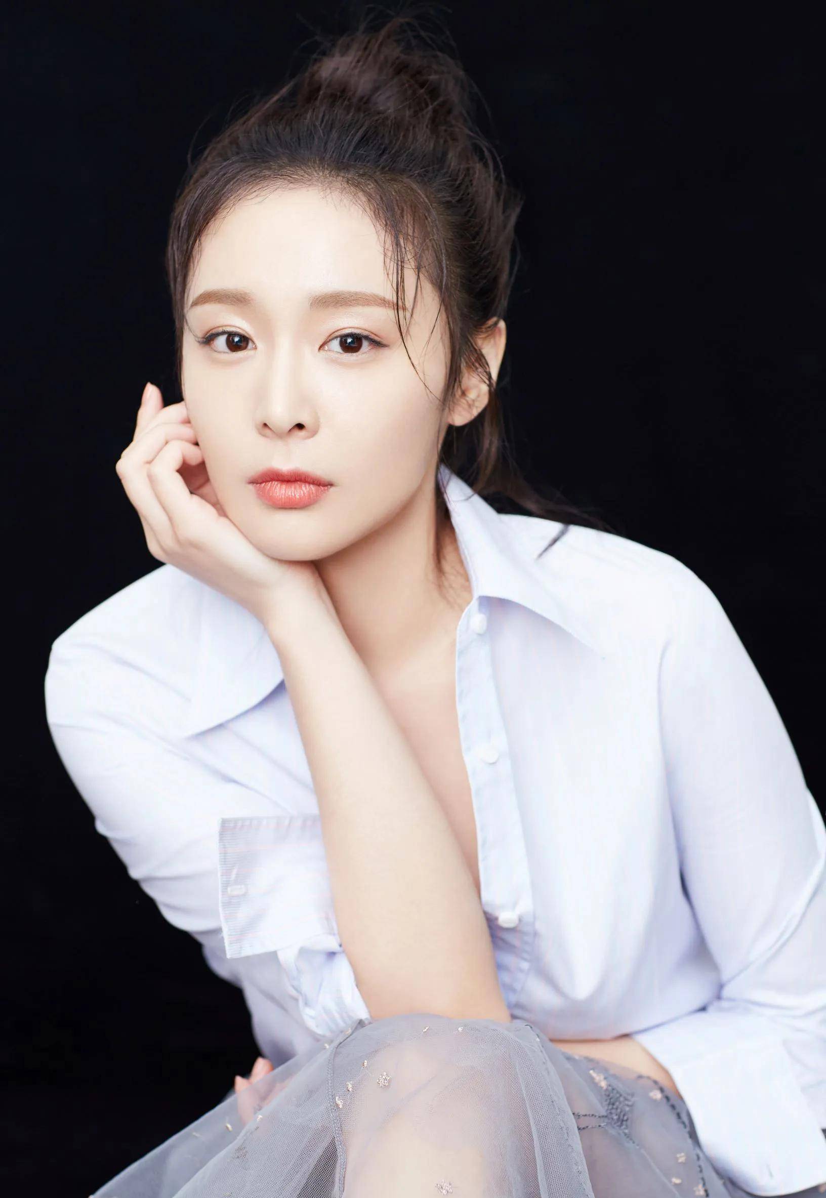 "肉感美人"高叶身材热辣,脸蛋绝美,更有一口磁性女中音,绝了