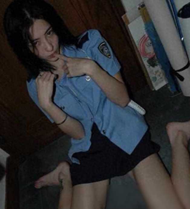 张柏芝生父之谜:情史混乱引争议,现代身价待揭晓