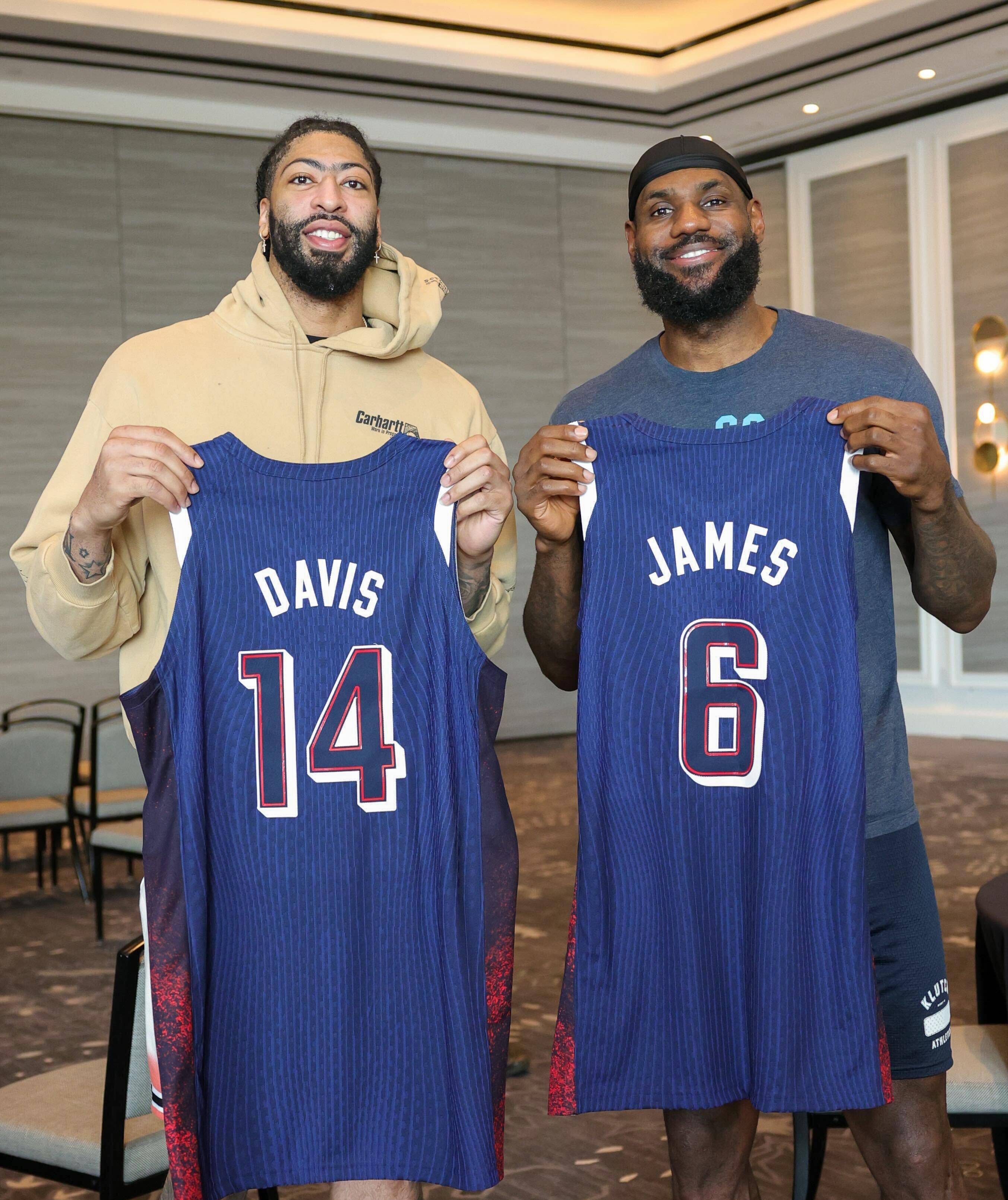 39岁詹姆斯充电备战掘金季后赛全勤太狠哈姆更衣室鼓励全队曝光