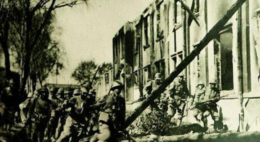 在长达八年的潼关保卫战中,日军虽然与德国表面上是同盟关系,但德国并