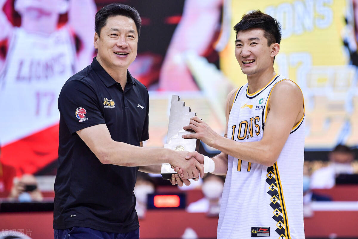 原创徐杰绝技封杀孙铭徽广东队季后赛开门红轰动全场