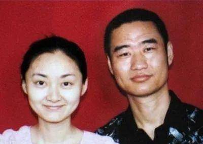 11年三个男孩高速路砸车砸中一女子抢救无效离世死者身份特殊