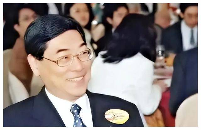 和破产富商同居十年,帮他还完债后被抛弃,55岁仍单身_李若彤_郭应泉