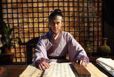 古代的科举制度分为四等生员(秀才),举人,贡士,进士.