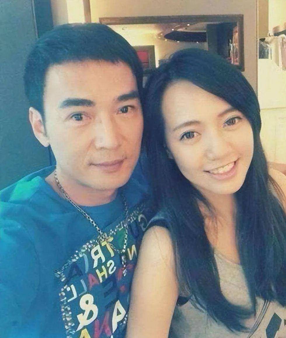 开始接新的工作,焦恩俊的生活逐渐回到正轨,这个过程中他与林千钰也