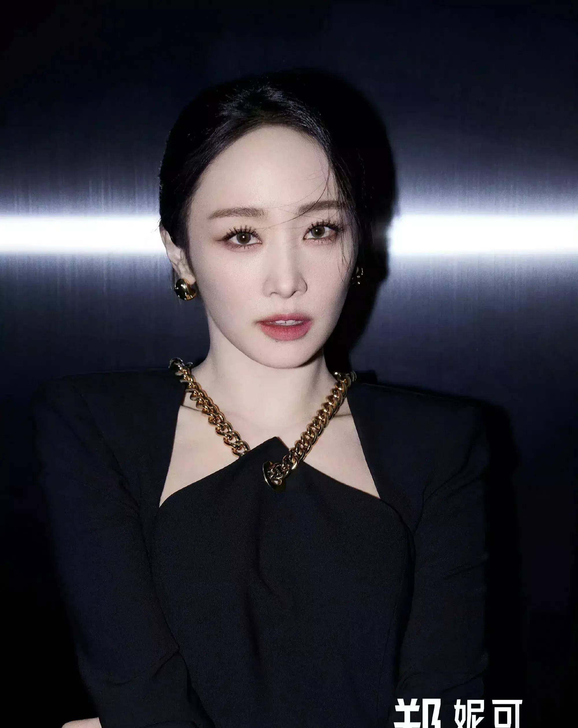 《浪姐5》首播引爆热搜,郑妮可初舞台第一,陈丽君一秒变妆封神