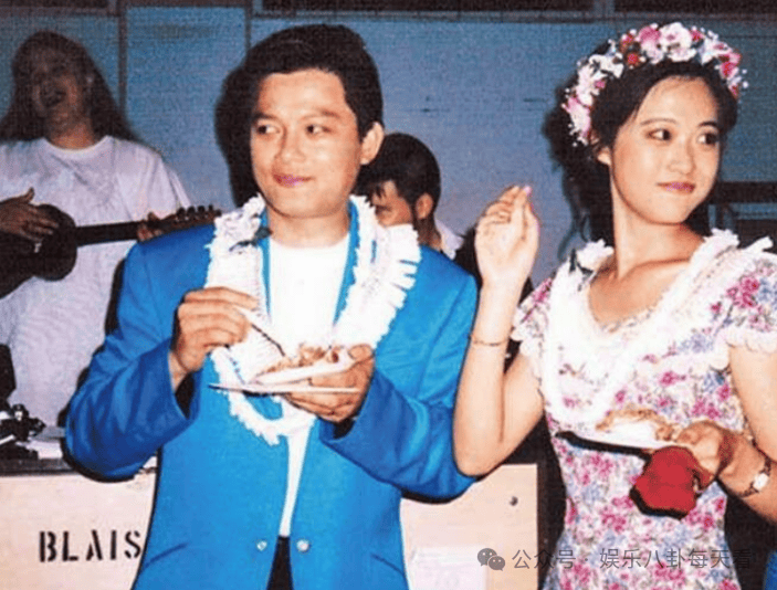 他是著名歌唱家,63岁抛弃结发妻子,65岁娶小20岁学生引争议