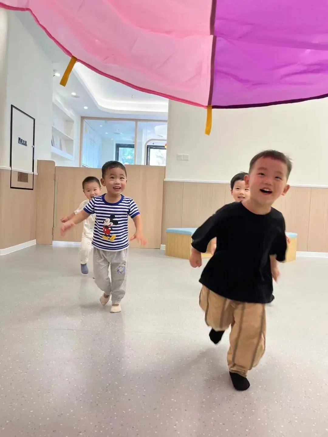 1yue er wan为他们的潜能开发打下坚实的基础激发宝宝的好奇心,探索欲