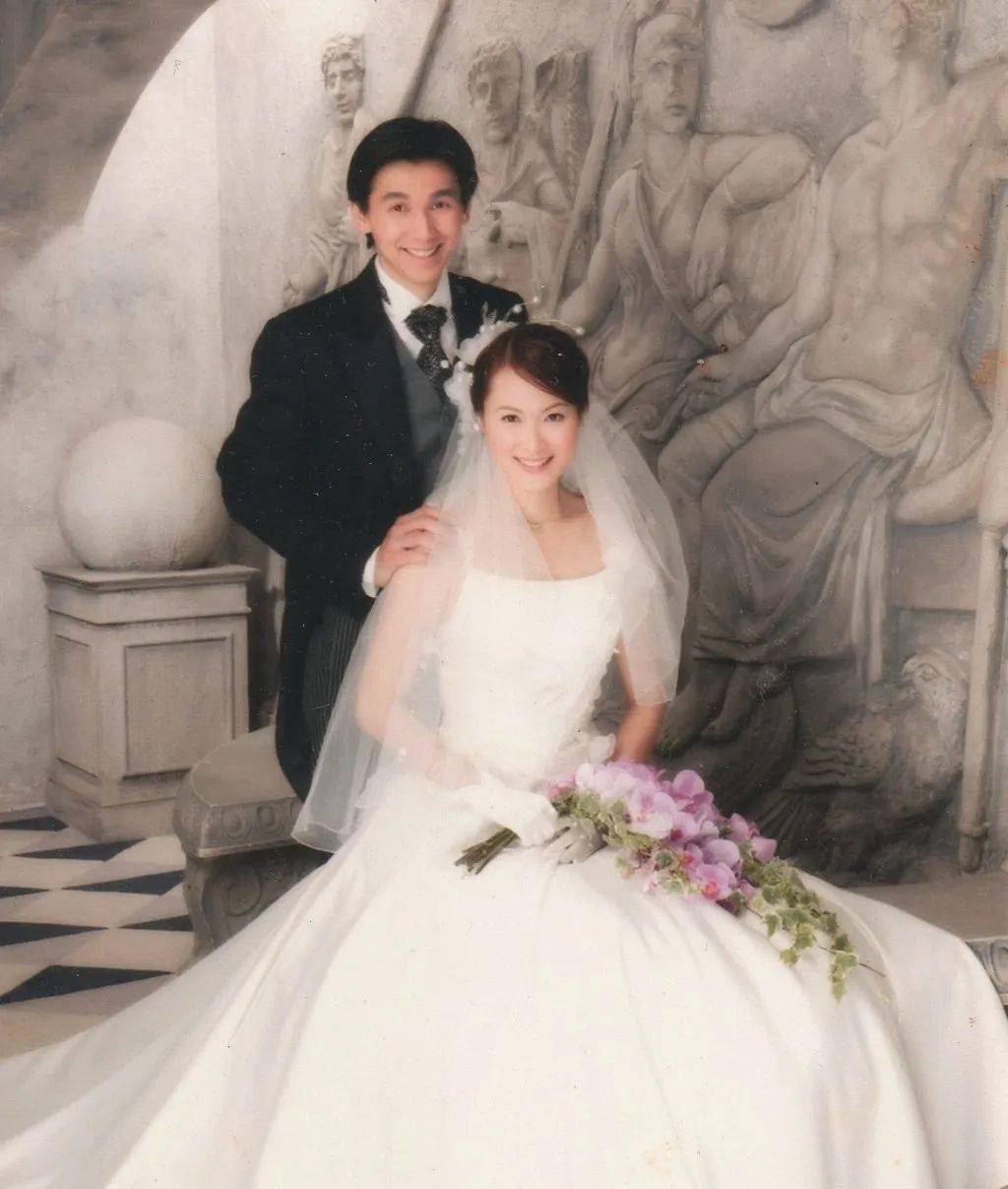 90年代女神返港行李失踪 怒斥国泰航空_童爱玲_妈妈_儿子