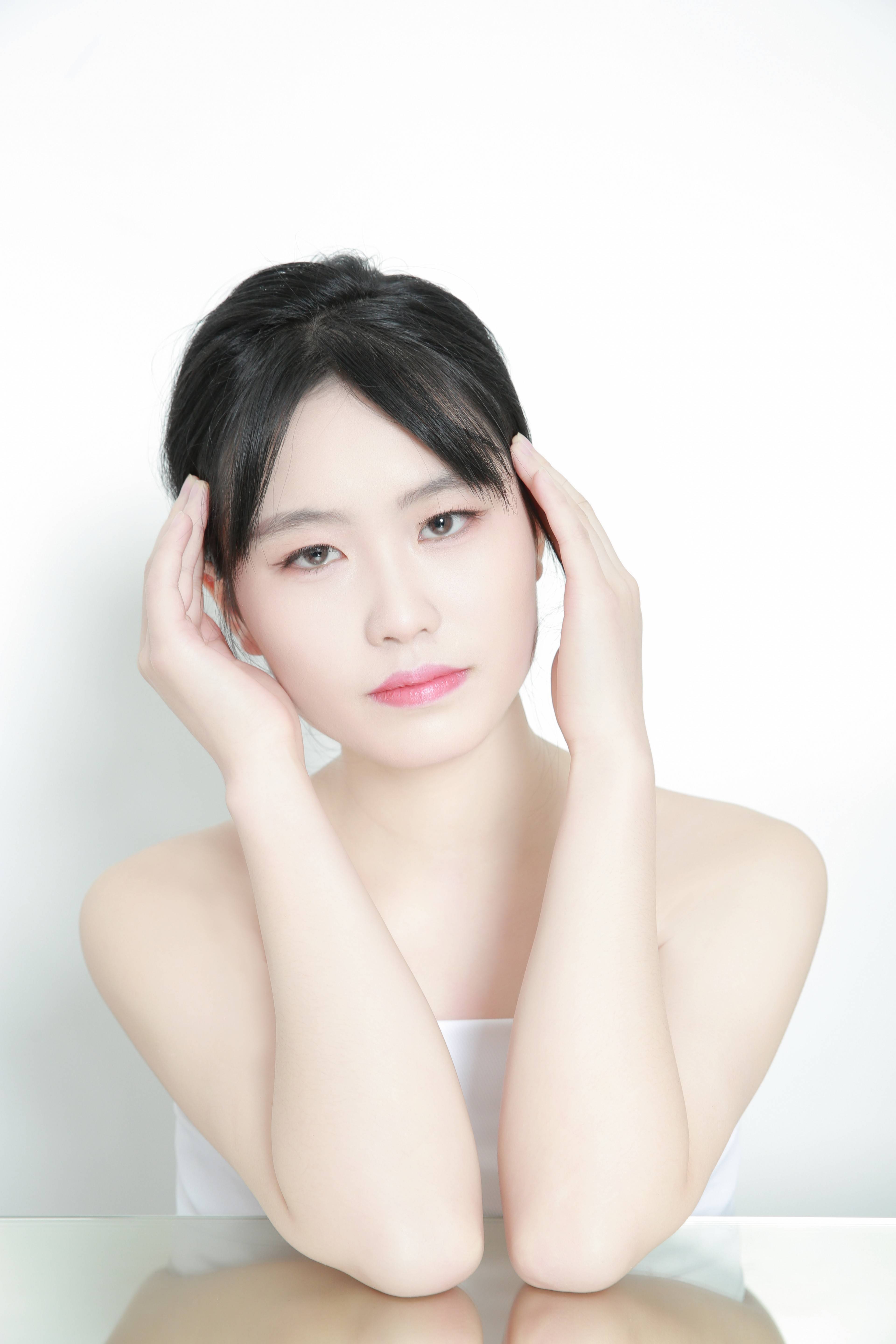时尚魅力,女模特扶金煜展现自信风采