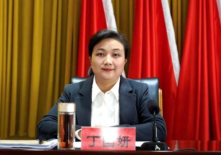 河曲县委党务工作会议召开