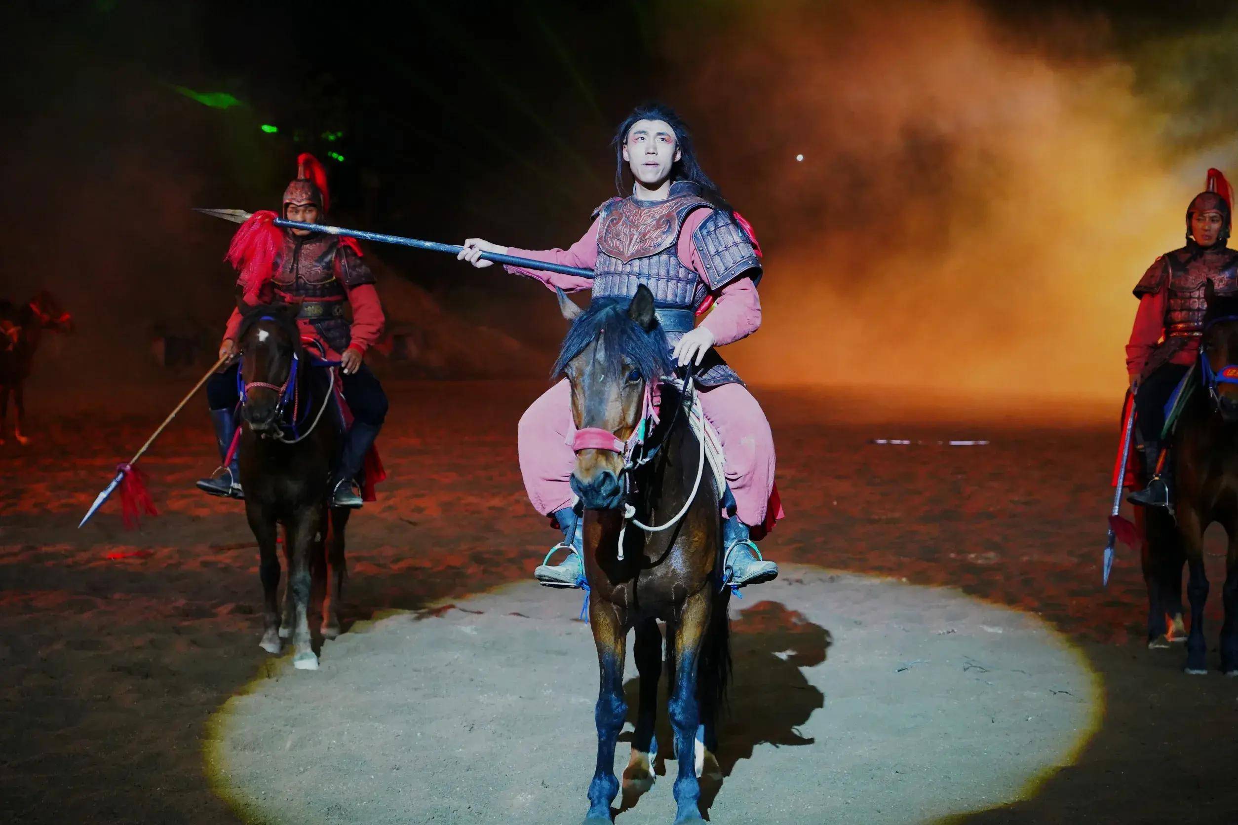 五一去哪玩 关山草原神马剧场喊你,看演艺,骑马射箭,品美食