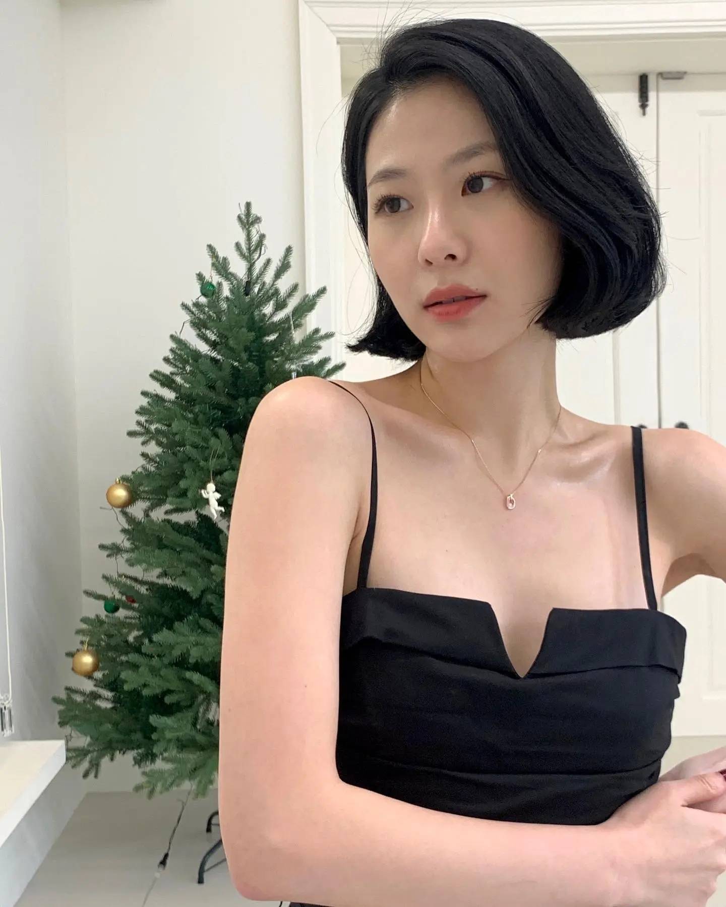 发型不论怎么剪记得试试侧分波波头减龄时尚美美哒