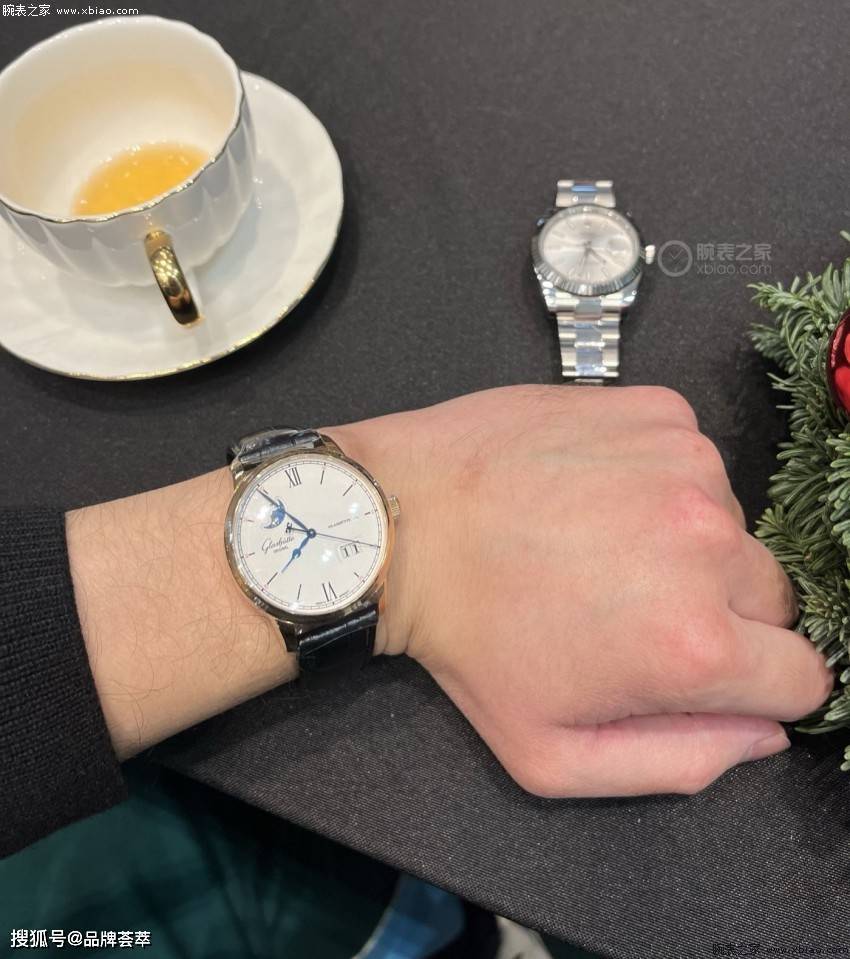 go议员卓越大日历我的最佳正装表_格拉苏蒂_机芯_品牌