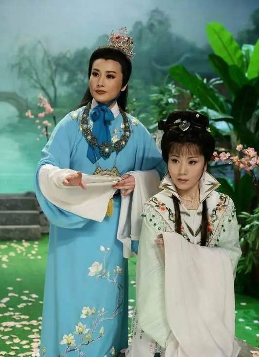 王君安再演经典《玉蜻蜓》,不愧越剧尹派大弟子,戏迷捧场叫好