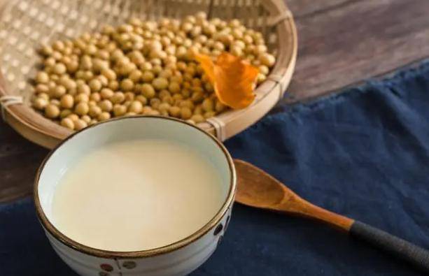 糖尿病不能喝"豆浆"吗?医生:若想保护胰岛,3物不建议多吃